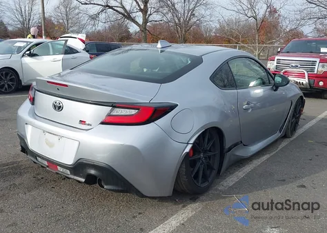 2024 Toyota Gr86 из США, поврежденный, VIN JF1ZNBB11R9753075